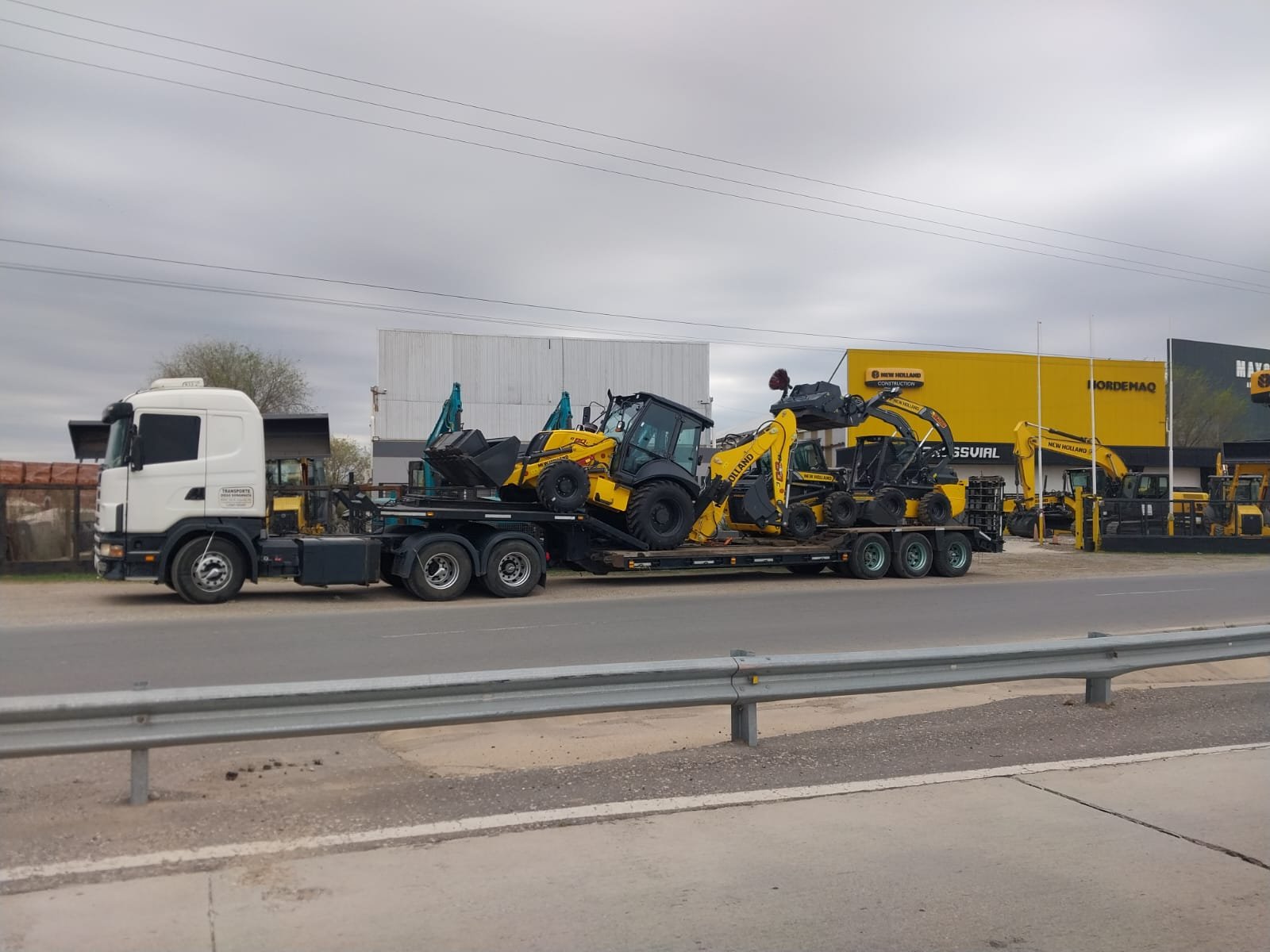 Carretón vial LeoCor 3 ejes / Random 3 ejes