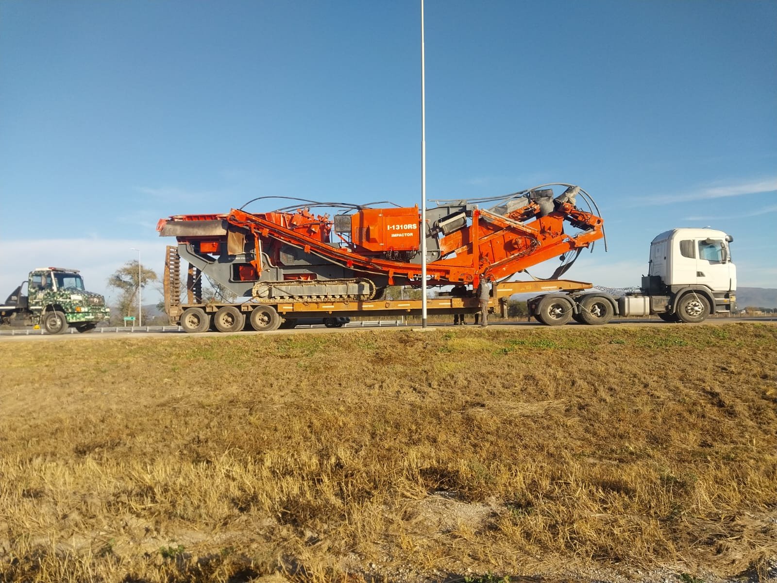 Carretón vial LeoCor 3 ejes / Random 3 ejes